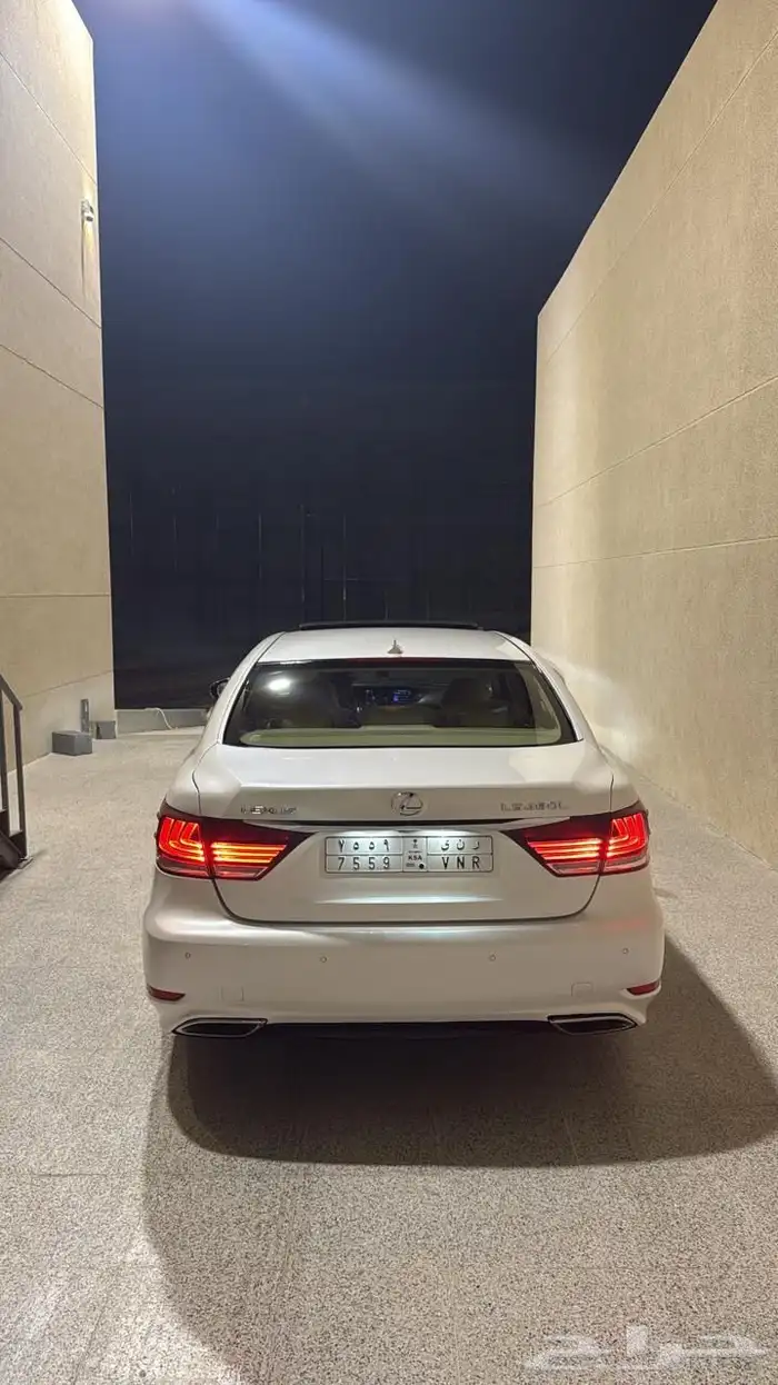 لكزس LS460L لارج VIP مراتب طيارة 8