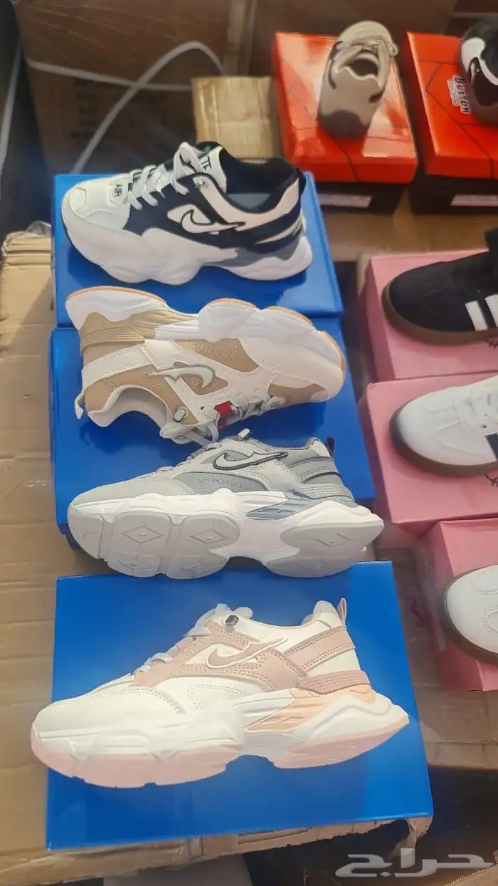 عروض شنط مدارس وشوزات اطفال ب95 بسس 33