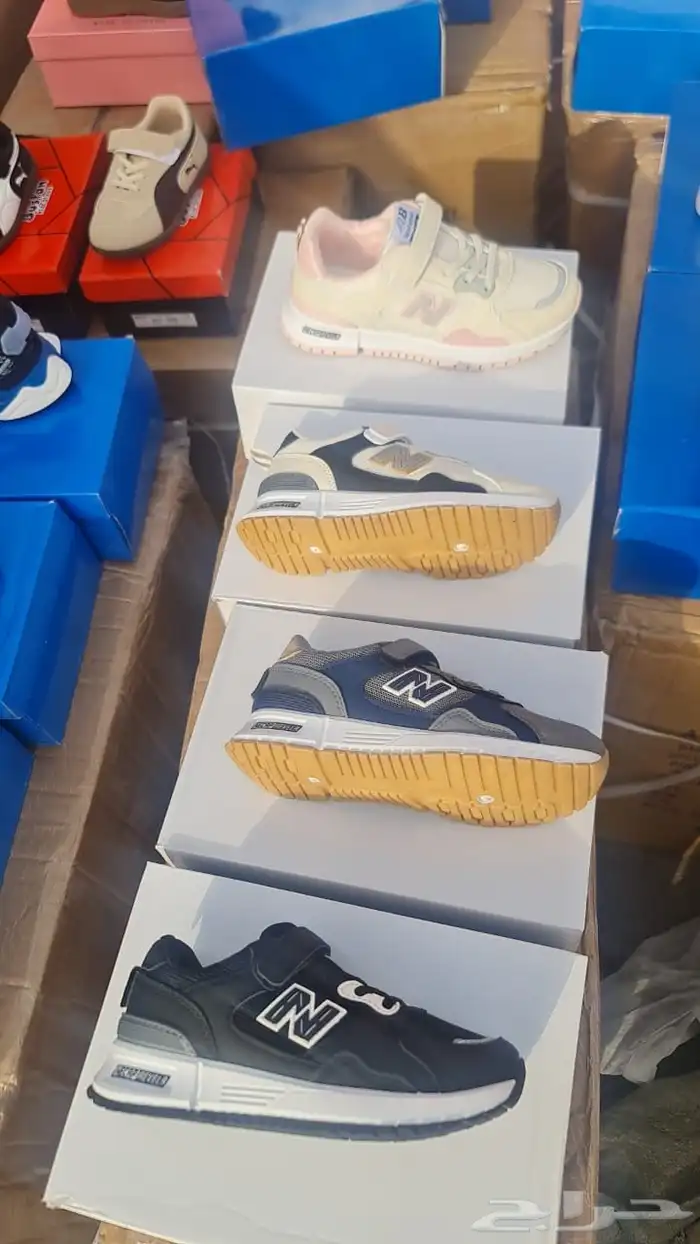 عروض شنط مدارس وشوزات اطفال ب95 بسس 36