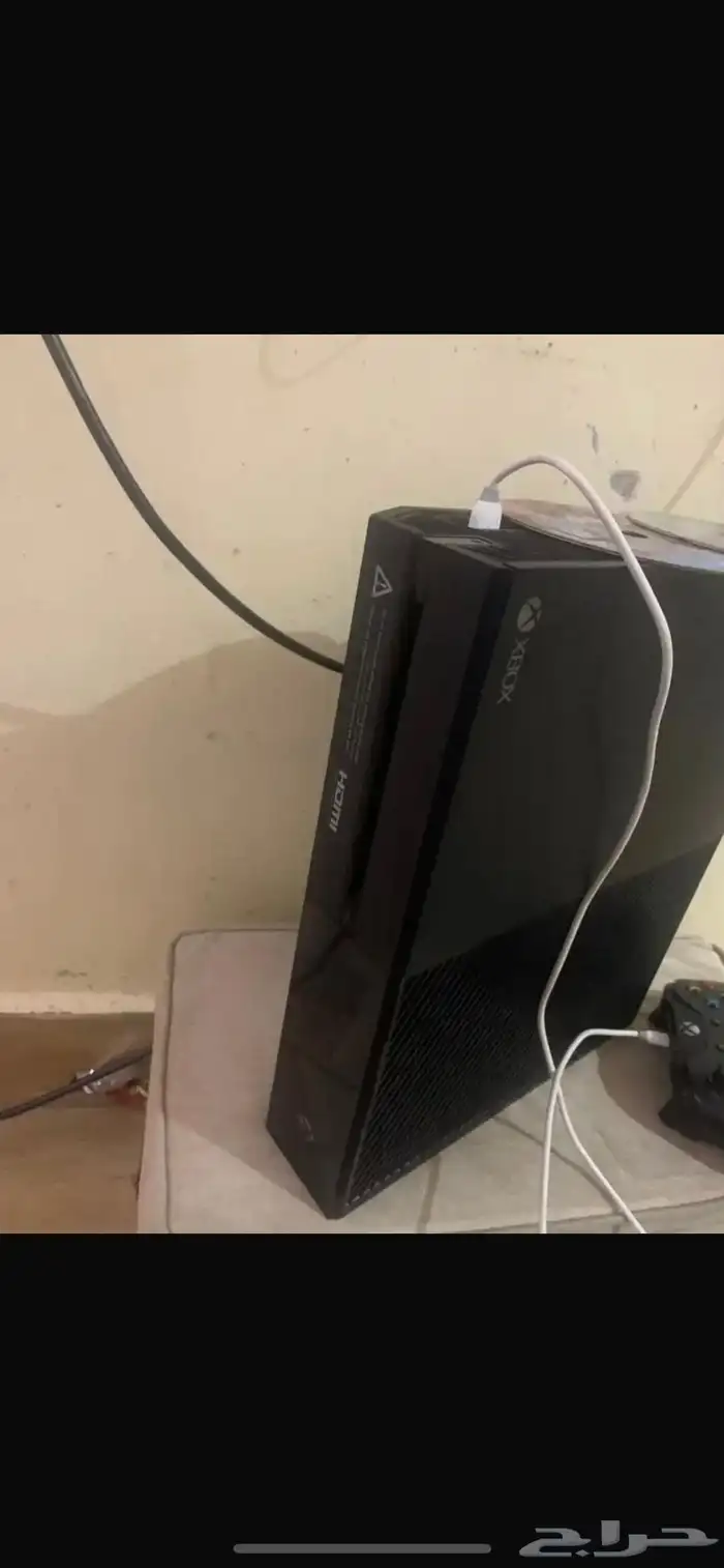 Xbox ون معه يدين 2