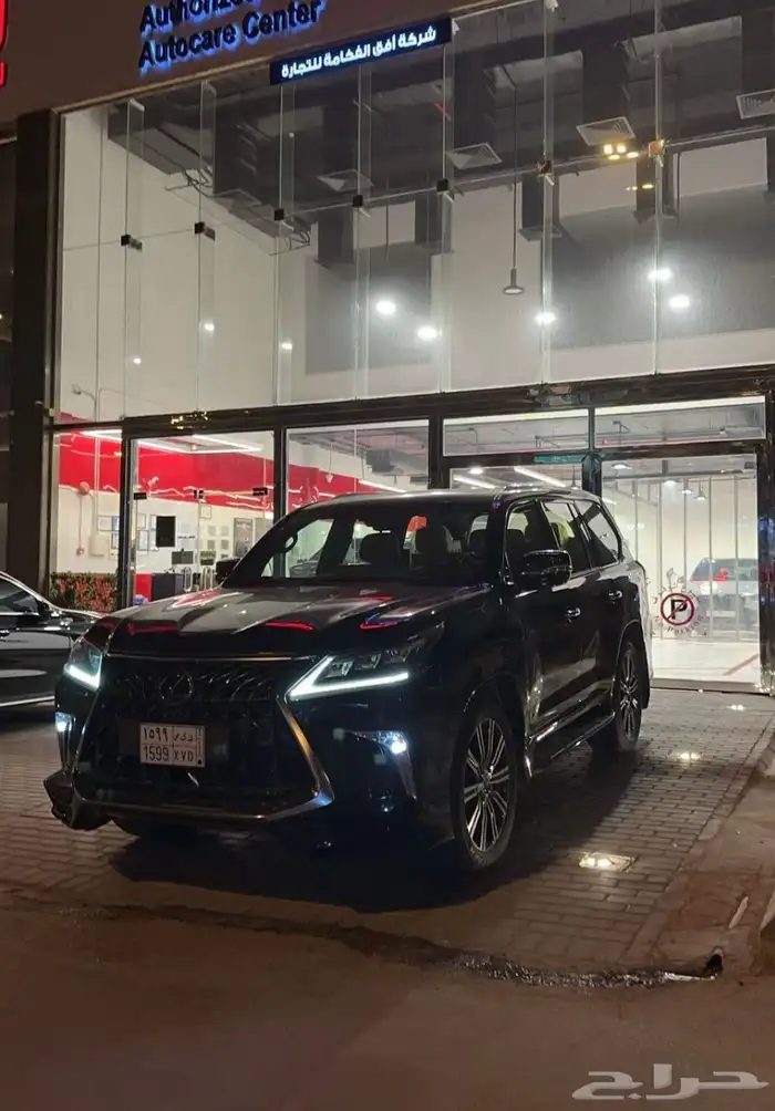 جيب لكزس LX570s اسود ممشى64 ألف 2