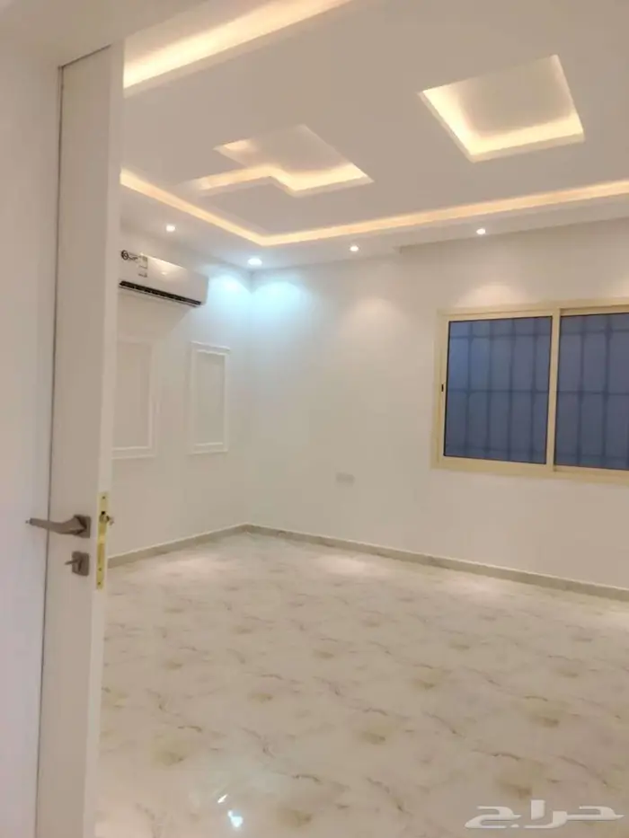 دور أرضي ممير للايجار مساحة 450 8