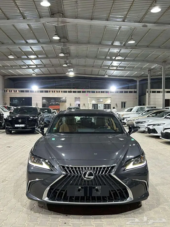لكزس ES350 موديل 2023 بنزين 0