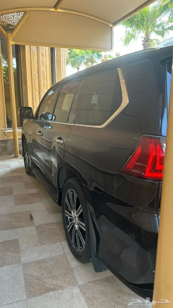 جيب لكزس LX570s اسود ممشى64 ألف 6