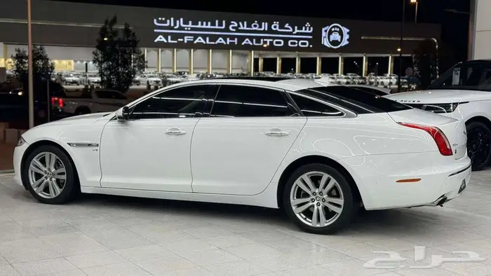 2013 جاكور XJ 5