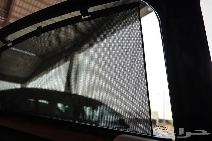 لكزس اي اس موديل 2023 18