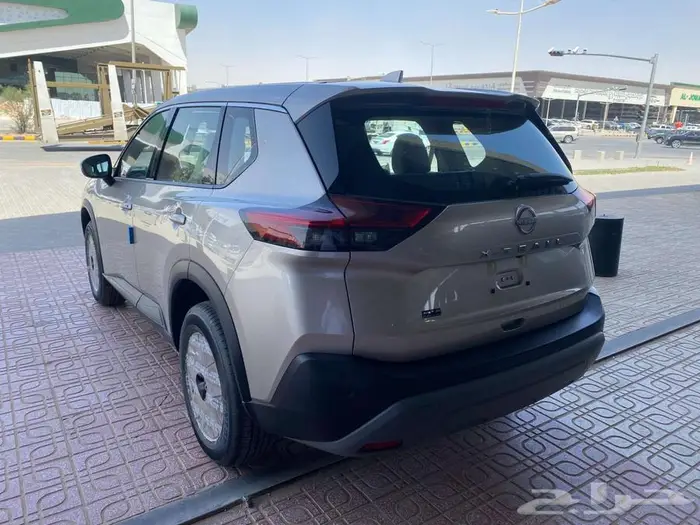نيسان اكس-تريل 2025 استاندر بدون دبل 10