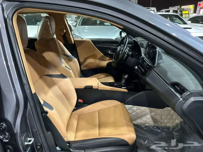 لكزس ES350 موديل 2023 بنزين 8