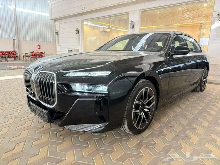 بي إم دبليو - BMW 735i - موديل 2025 - 2