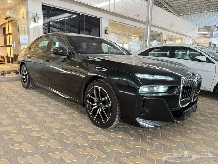 بي إم دبليو - BMW 735i - موديل 2025 - 3
