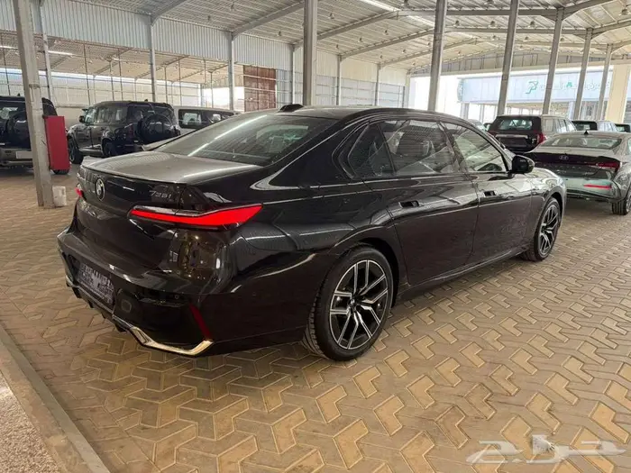بي إم دبليو - BMW 735i - موديل 2025 - 4