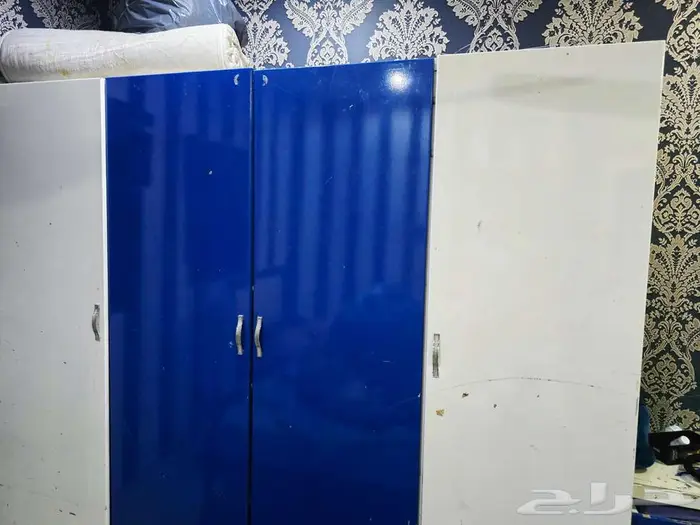 غرفة نوم كامله وسرير أطفال ودولاب مع 2سرير 2