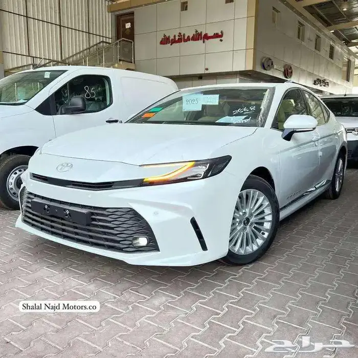 كامري LE بنزين 2025 بطاقه 108000 مع عازل حراري مجانا 0