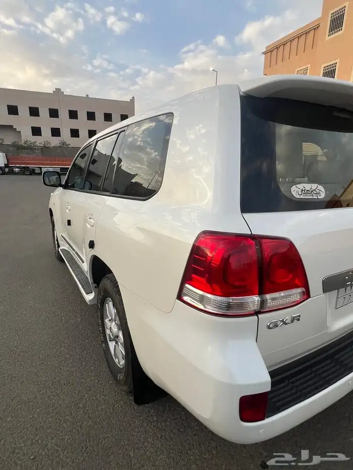 لاندكروزر GXR سعودي 2010 7