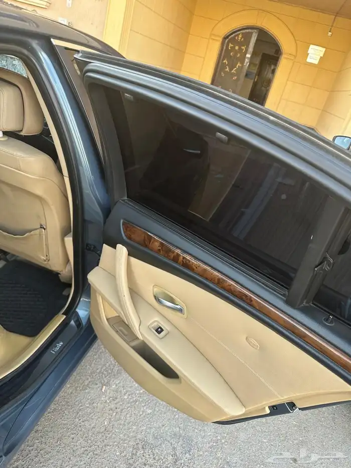 للبيع BMW 523 2010 2