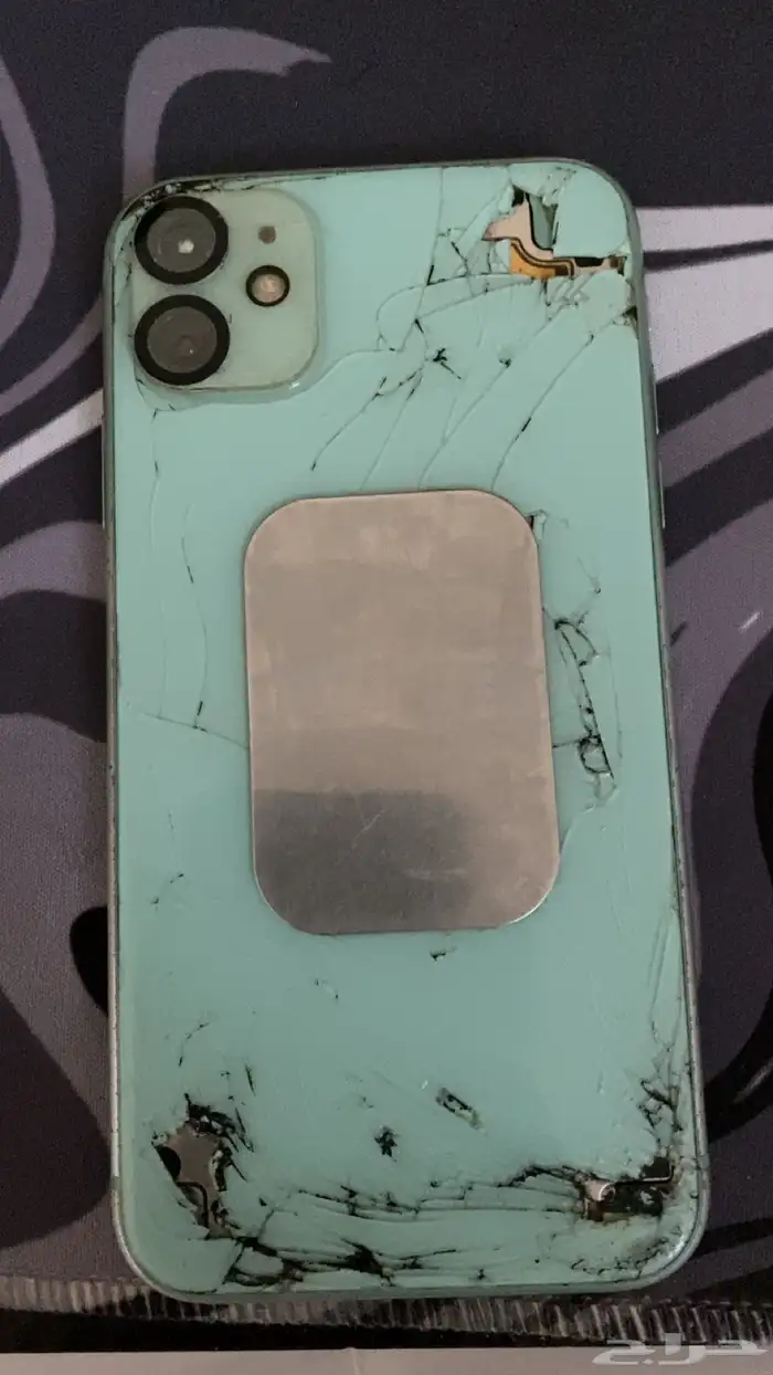 ايفون 11الجوال الكمرات ماتشتغل ولجوال شغال مايشكي من شي 1