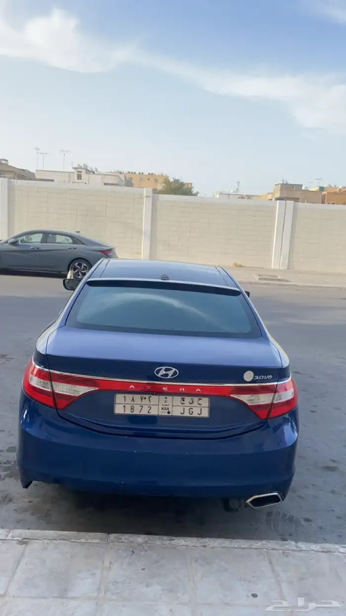 السيارة فل كامل السيارة ما تشتكي من شيء على السوم 2