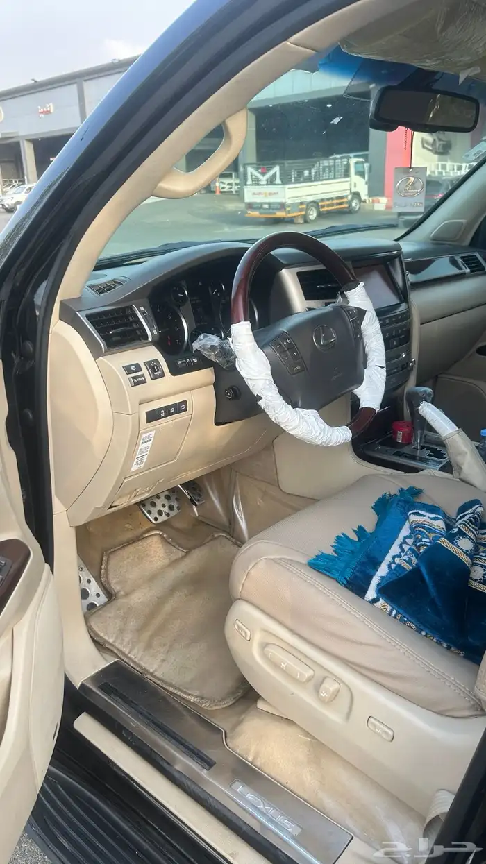 جيب لكزس LX570 2014 اقبل البدل بسياره صغيره 10