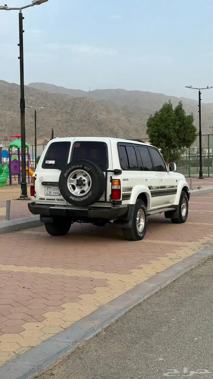 لاندكروزر vxr 1993 فل الفل 4