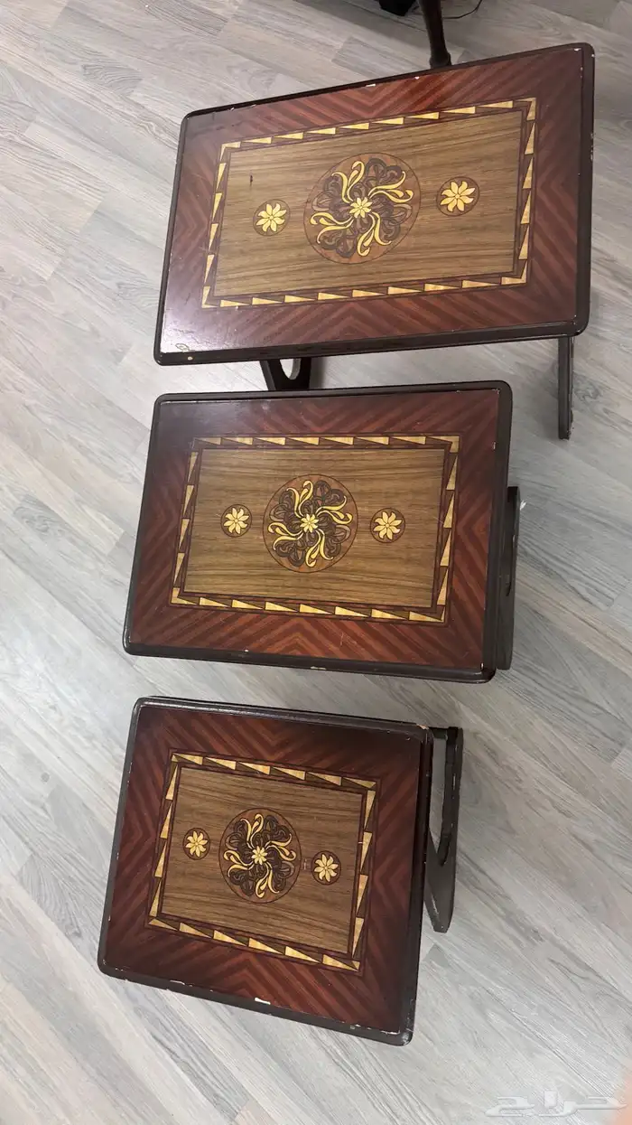 طاولات خدمة 0