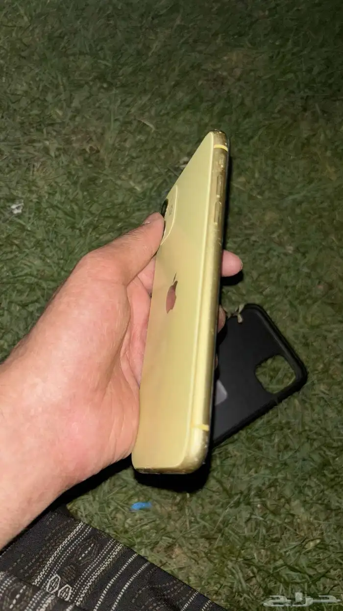 آيفون 11 4