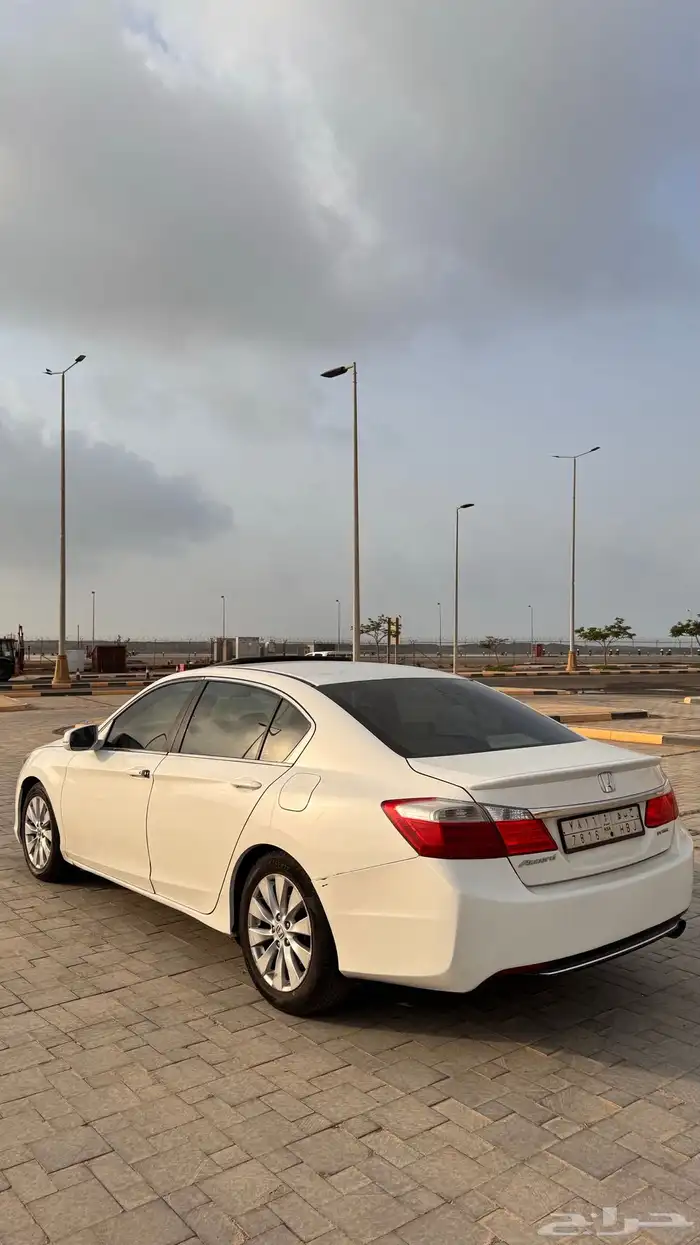 للبيع هوندا اكورد2013 5