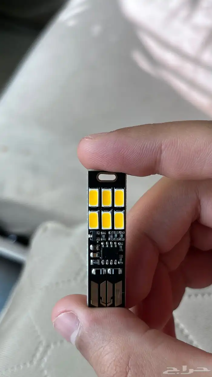 للمبة USB اللون كريمي 0