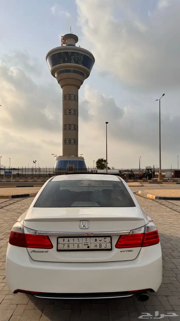 للبيع هوندا اكورد2013 3