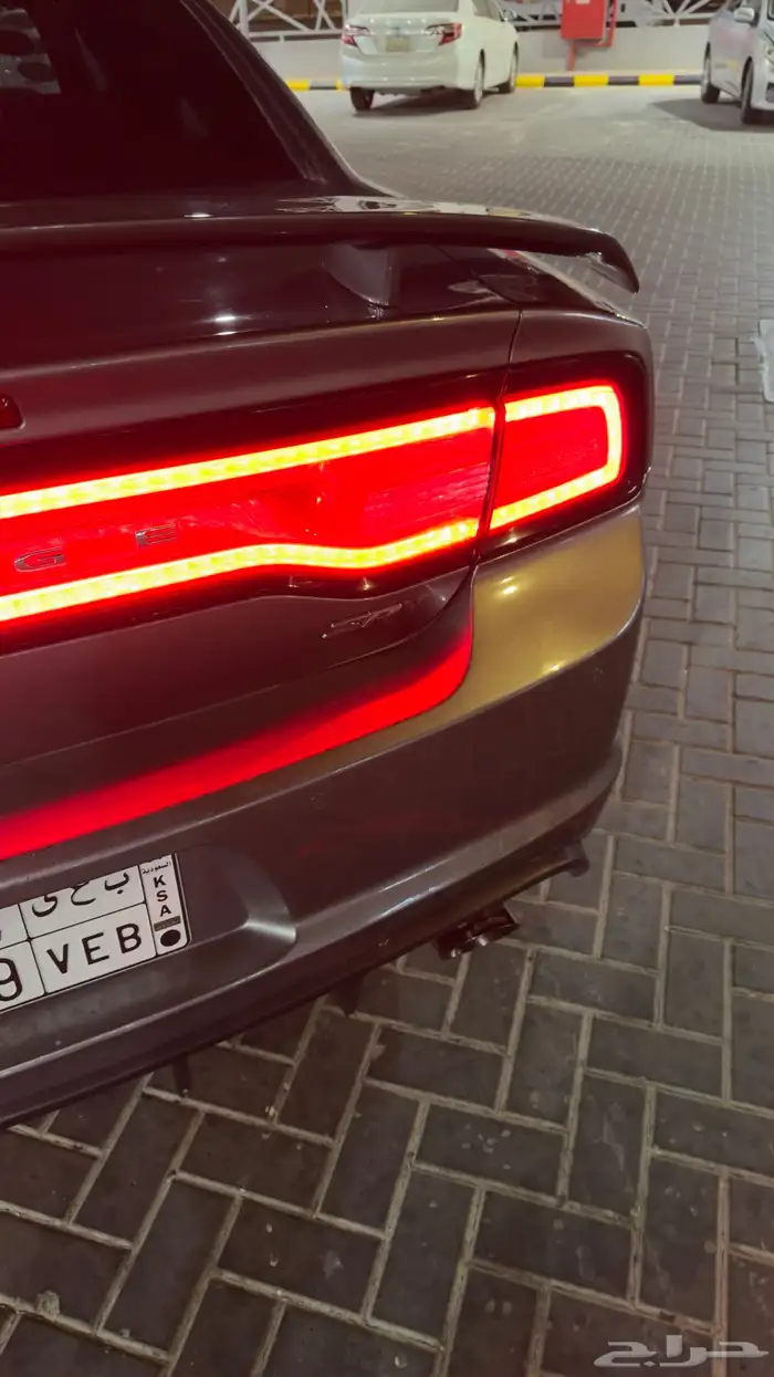دودج تشارجر SRT8 60