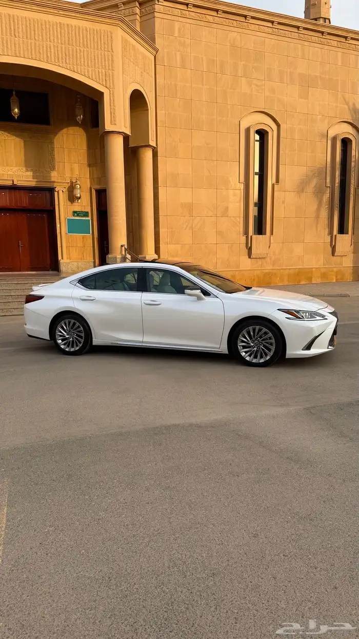 لكزس2019 ES350فئة CC 11