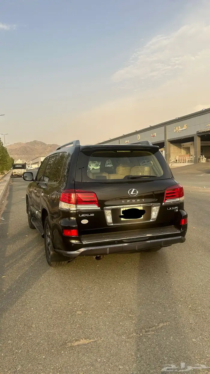 جيب لكزس LX570 2014 اقبل البدل بسياره صغيره 3
