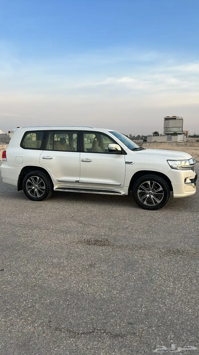 لاندكروزر 2017 1