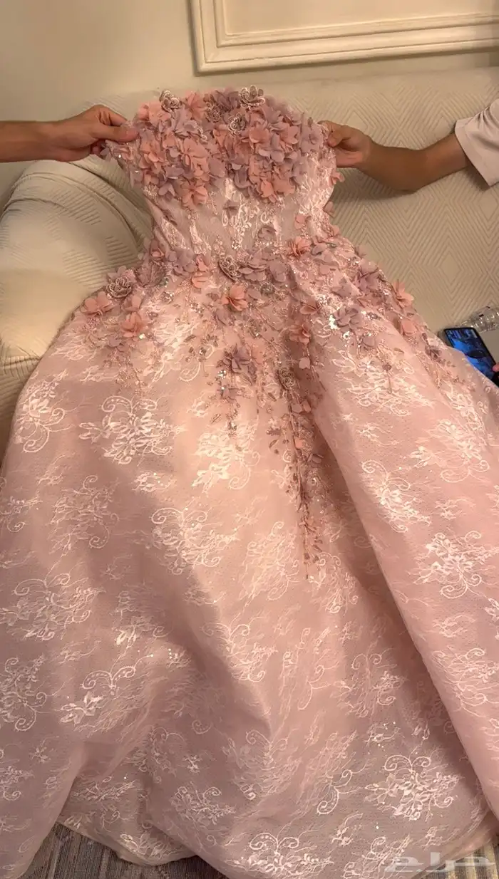فستان ملكه مقاس s  m 0