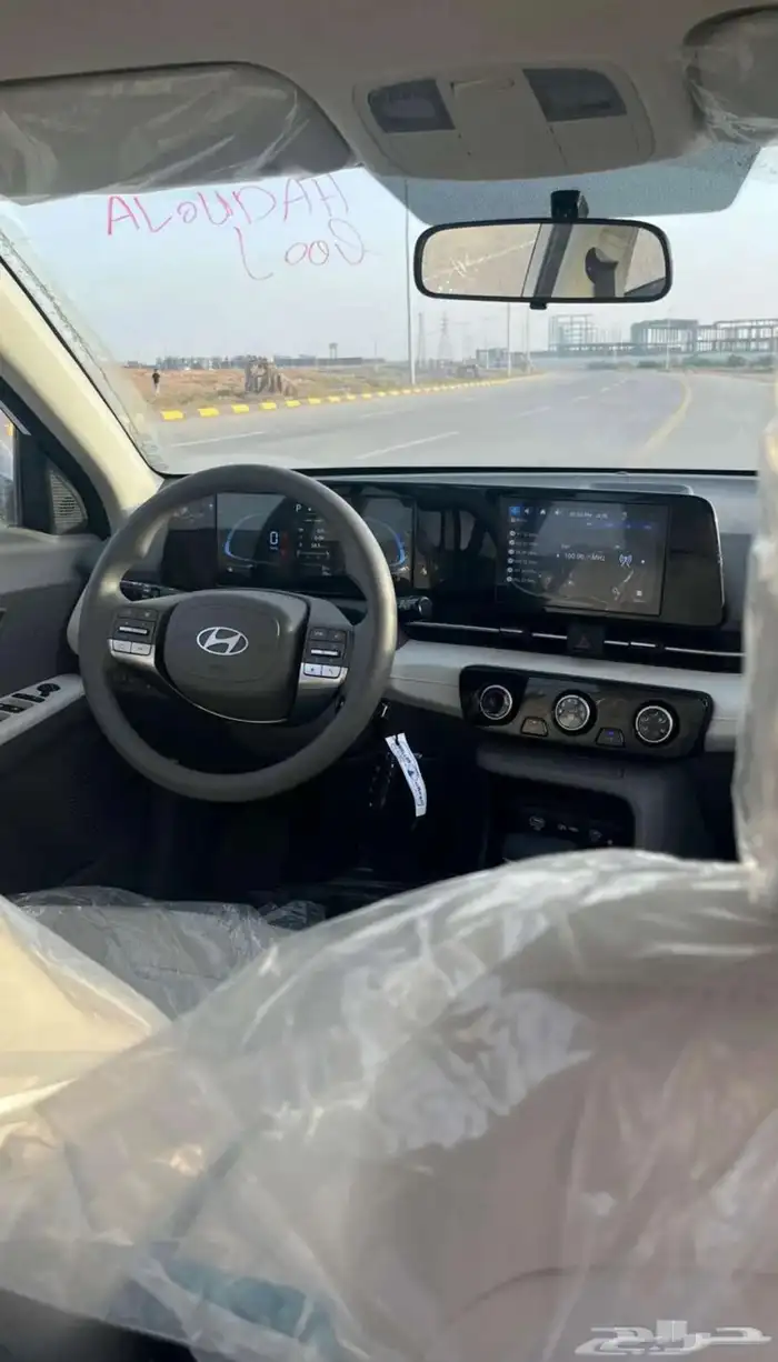 اكسنت سمارت ابيض سقف اسود 3