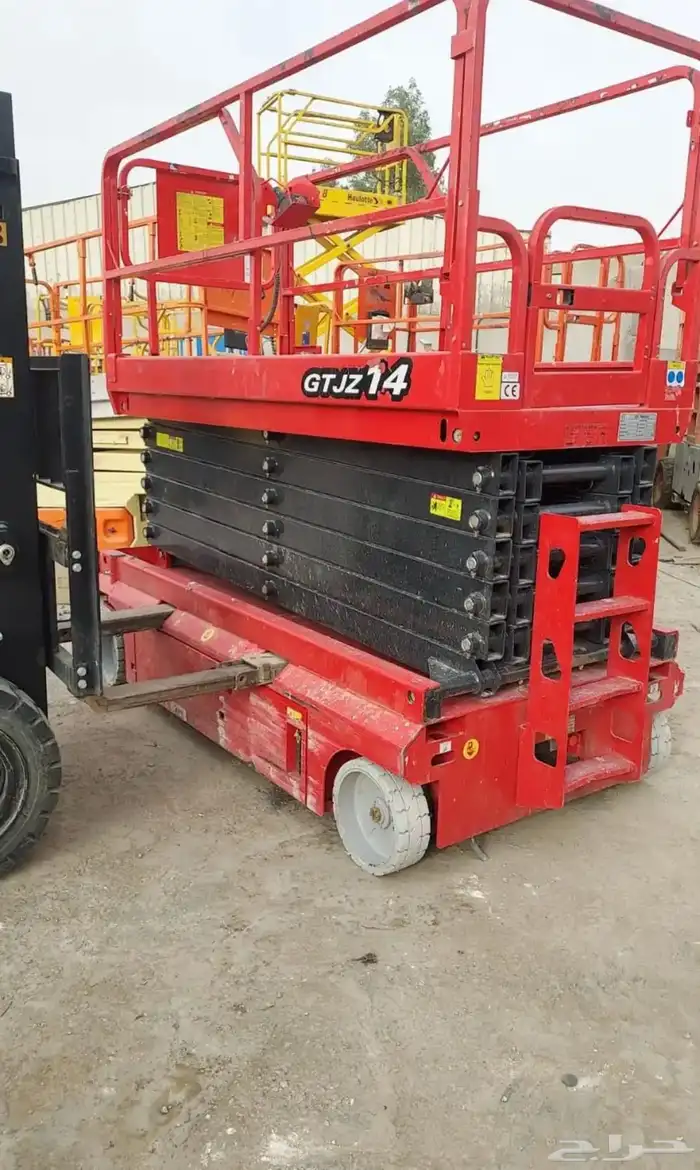 رافعه شوكيه فوركلفت سيزرلفت للايجار Forklift Caesarlift 3