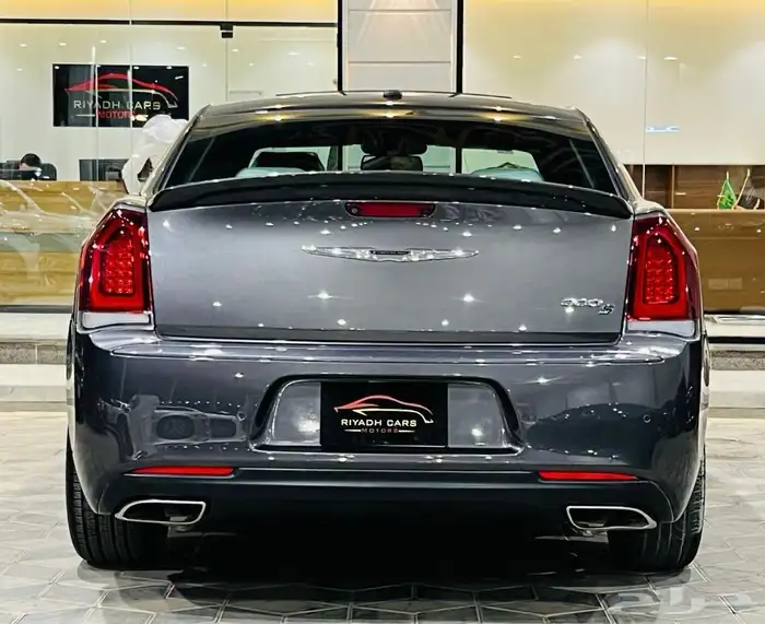 كرايزلر 2020 V6 S ( بحالة ممتازة ) 3