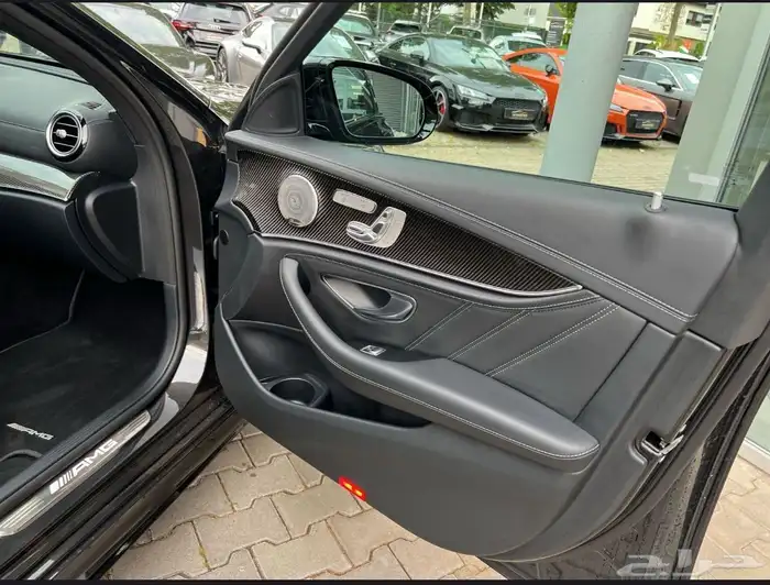 Mercedes-Benz E 63 AMG S 4Matic 15