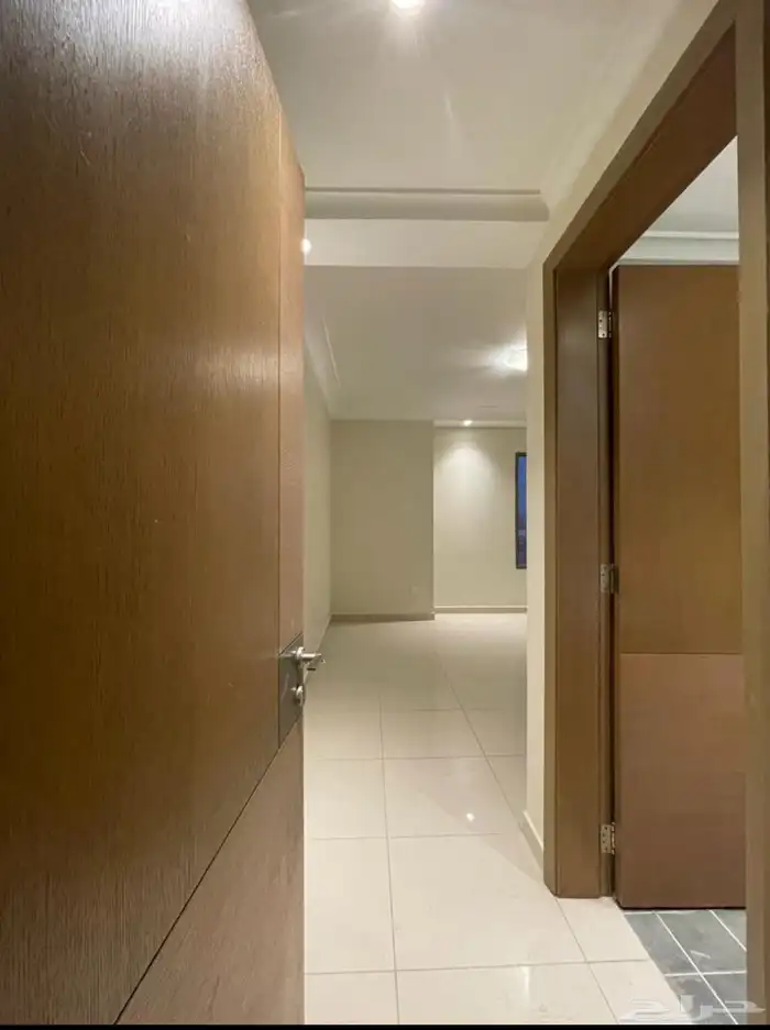 للإيجار دبلكس دورين وملحق حي الامواج العزيزية الخبر فلل 5