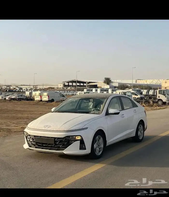 اكسنت سمارت ابيض سقف اسود 1