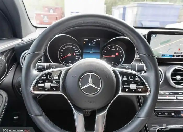مرسيدس بنز GLC300 موديل 2023 5
