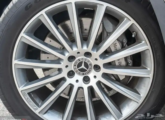 مرسيدس بنز GLC300 موديل 2023 11