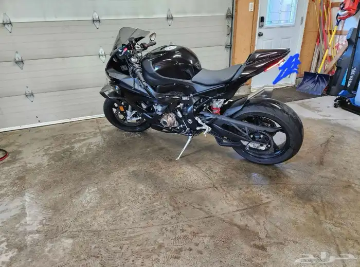 للبيع دباب BMW s1000rr 2022 بحالة الوكالة 3