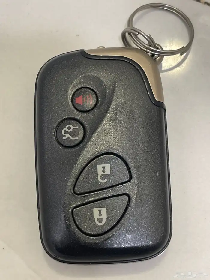 2 ريموت لكزس 2012 واحد جديد والثاني مستخدم 1