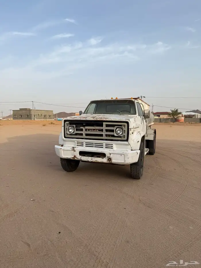 لوري للبيع مكينه وقير شرط التواصل 0