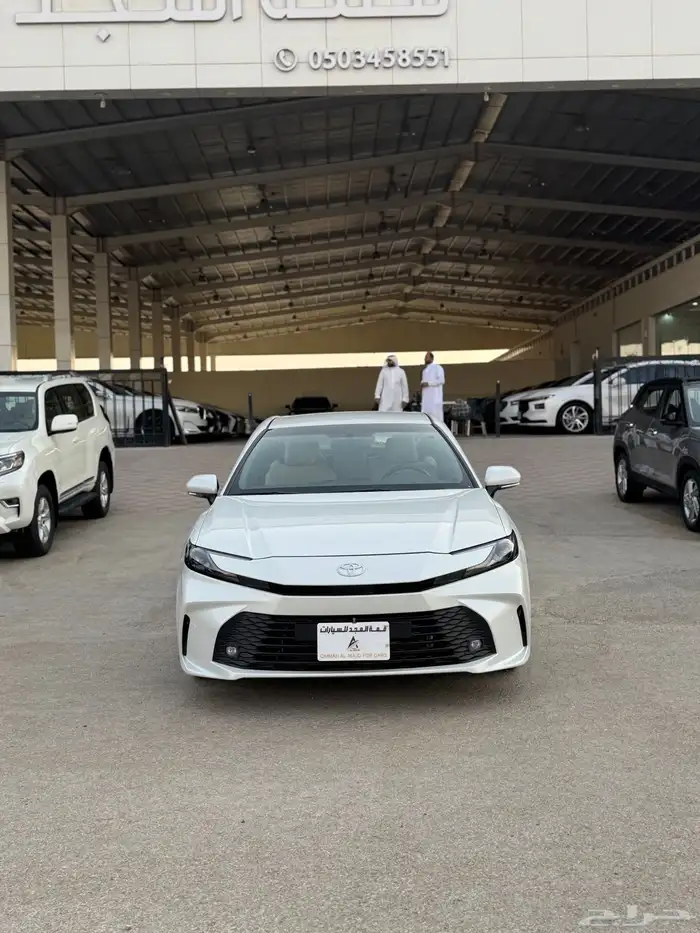 للبيع تويوتا كامري 2025 - ستاندر هايبرد - عداد 4 الف فقط 0
