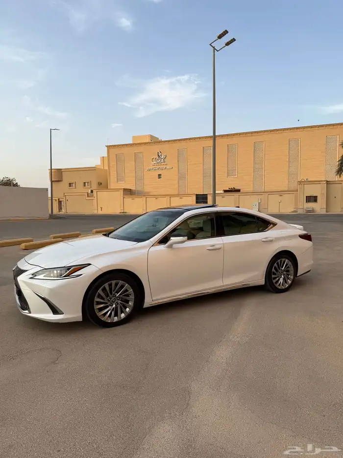 لكزس2019 ES350فئة CC 28