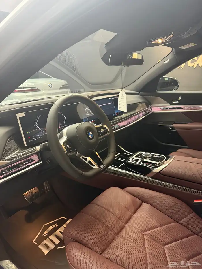 BMW 735 2025 جديد 8
