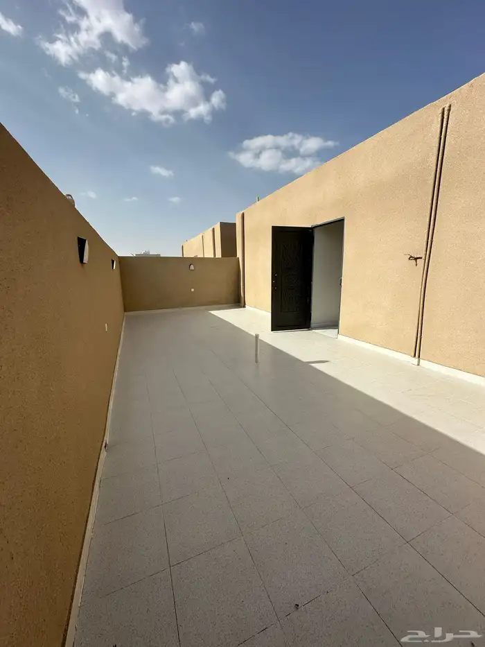 للبيع روف علوي وسيع ببايكة وسطح خاص خميس مشيط 13