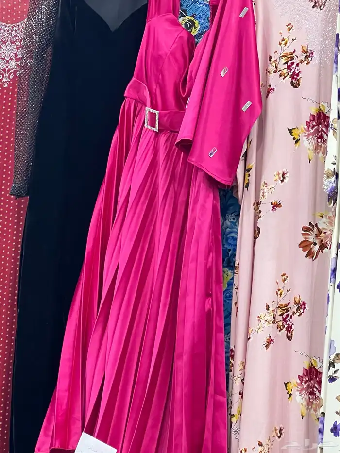 فساتين سهرة معروضة للبيع 0