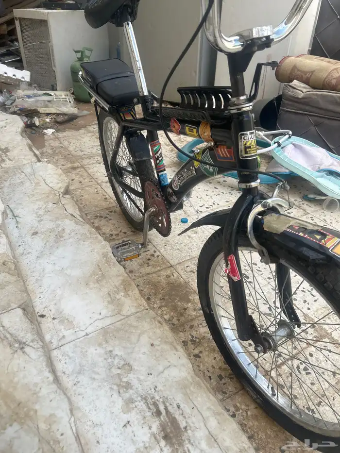 الدراجة نظيفة ما فيها شي يمشي ما فيها أي شيء الدراجة أصلي 4